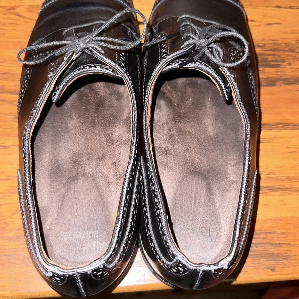 Allen Edmonds Cap-toe Oxford Dress Shoes - Picture 4 of 7